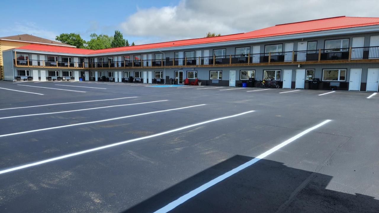 Outdoorsman Motel Wawa Exterior foto